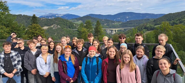 Wandern, Geschichte und Klosterkrapfen – die 1HF und 1BHL unterwegs nach Maria Schutz